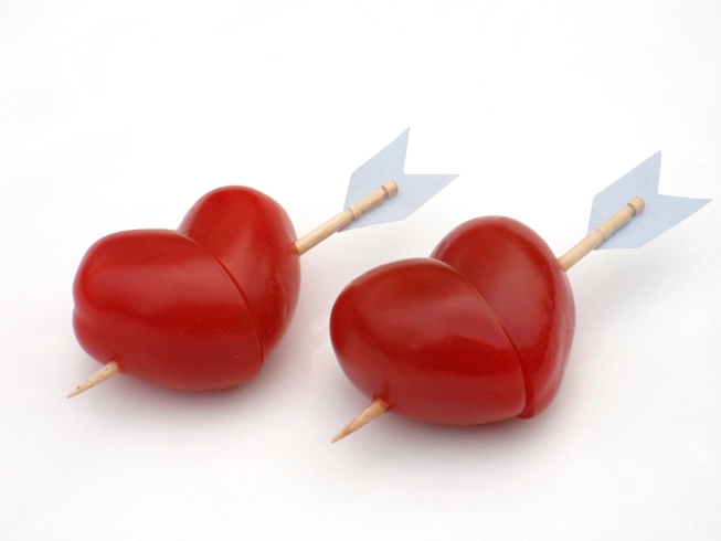 Xếp cà chua hình trái tim cho valentine trong 1 phút - 4