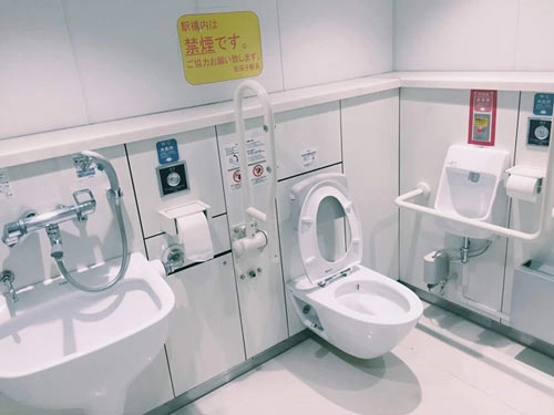 Bài học dạy con từ toilet thức tỉnh hàng ngàn cha mẹ việt - 1