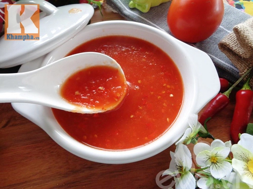 Bí quyết làm tương ớt cà chua để chấm nhiều món ngon - 6