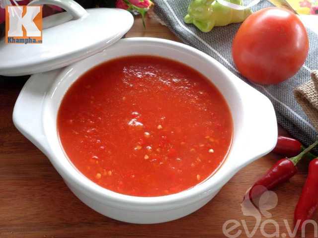 Bí quyết làm tương ớt cà chua để chấm nhiều món ngon - 7