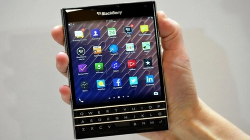  blackberry không từ bỏ nền tảng blackberry 10 - 1