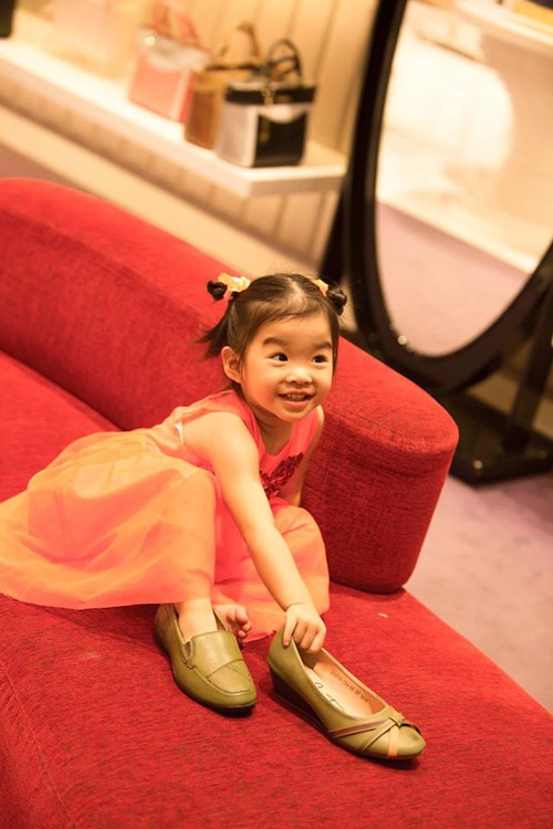 Con gái xuân lan diện váy balê xinh như công chúa nhỏ - 9