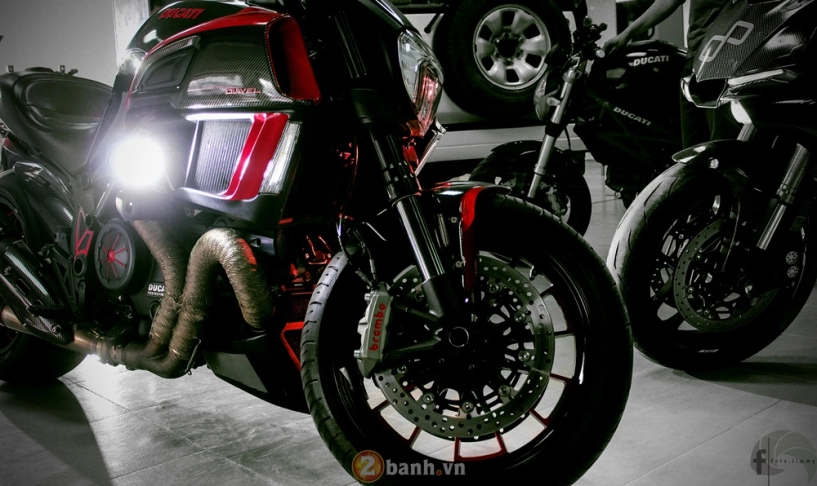 Ducati diavel phiên bản candy red từ showroom h2 decal - 10