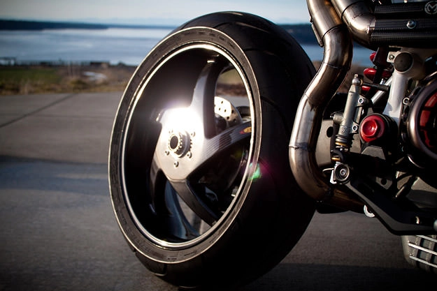 Ducati hypermotard gia cố toàn bộ khung sườn với chế tác cực đỉnh - 4