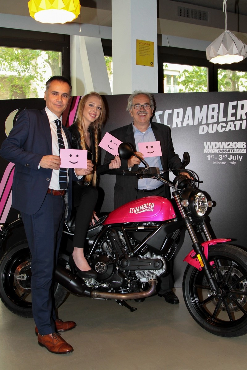 Ducati ra mắt scrambler sixty2 phiên bản màu hồng đầy ấn tượng - 3