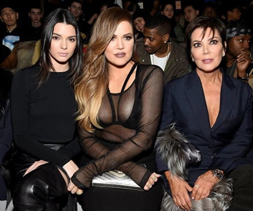 Gia đình kim kardashian xôm tụ tại các show thời trang - 5