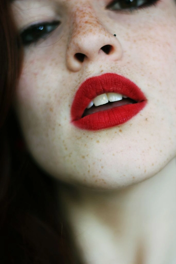 Gợi ý 5 màu son môi đẹp hot nhất hiện nay các chị em phụ nữ nên sở hữu - 9