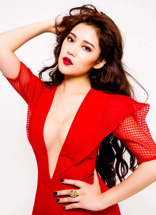 Hot girl nhóm phở mặt thon cằm nhọn nhờ tháo niềng răng - 4