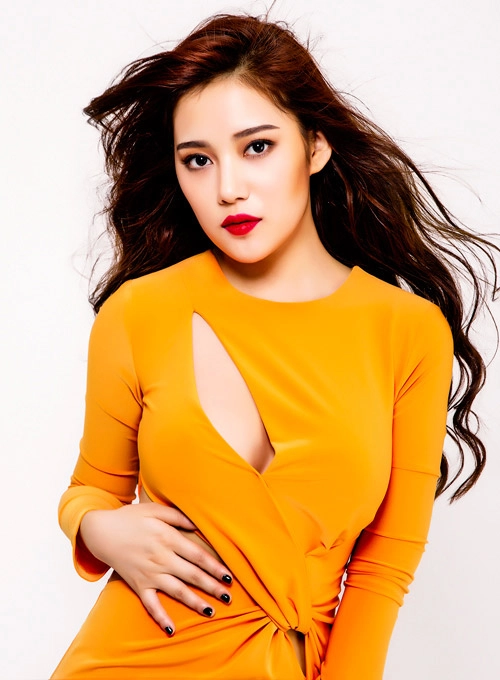 Hot girl nhóm phở mặt thon cằm nhọn nhờ tháo niềng răng - 7