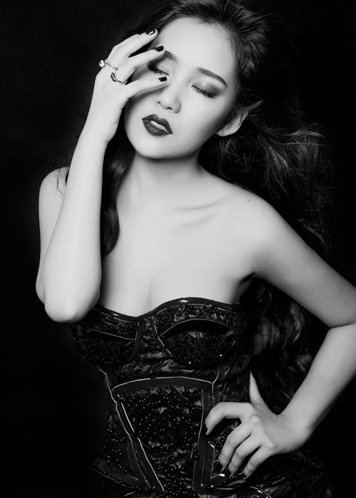 Hot girl nhóm phở mặt thon cằm nhọn nhờ tháo niềng răng - 11