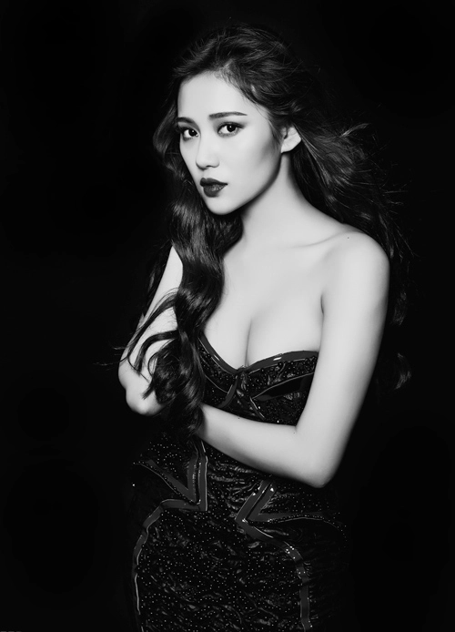 Hot girl nhóm phở mặt thon cằm nhọn nhờ tháo niềng răng - 12