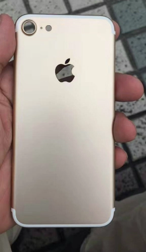  iphone 7 lộ mặt lưng với thiết kế ăng-ten ẩn - 1