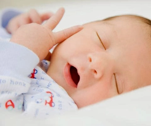 Mẹo rèn trẻ sơ sinh ngủ ngoan xuyên đêm không quấy khóc - 1
