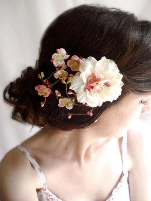 Mùa cưới 2015 mốt dùng hoa tươi cài tóc lên ngôi - 4