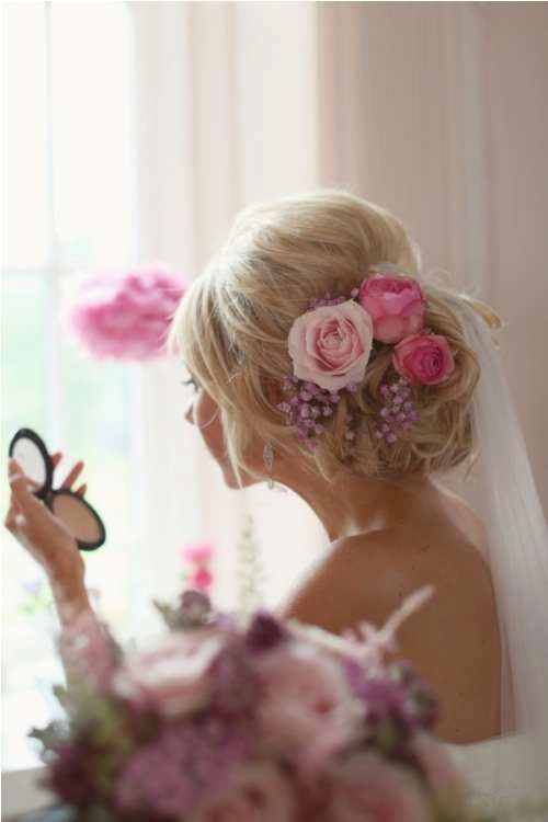 Mùa cưới 2015 mốt dùng hoa tươi cài tóc lên ngôi - 5