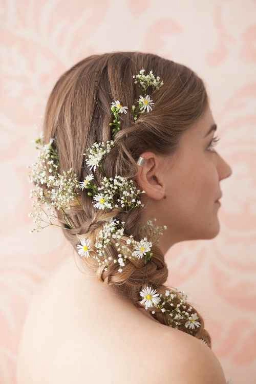 Mùa cưới 2015 mốt dùng hoa tươi cài tóc lên ngôi - 13