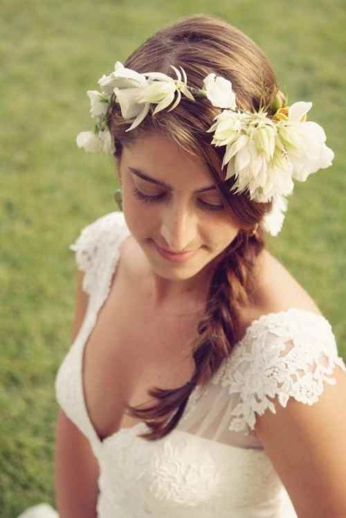 Mùa cưới 2015 mốt dùng hoa tươi cài tóc lên ngôi - 14