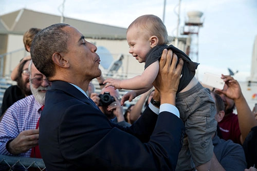 Những hình ảnh chứng minh tình yêu trẻ của tổng thống obama - 14