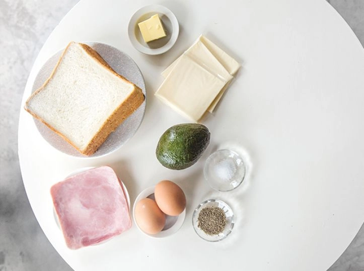 Bữa sáng siêu nhanh với bánh mì kẹp giăm bông phô mai - 1