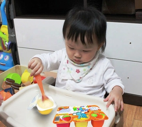  cách cho bé ăn sữa chua hiệu quả - 1