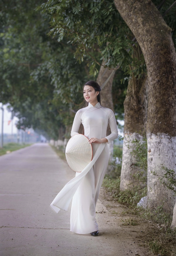 Cô gái này khiến hình tượng nữ cán bộ ngân hàng thay đổi 100 - 13