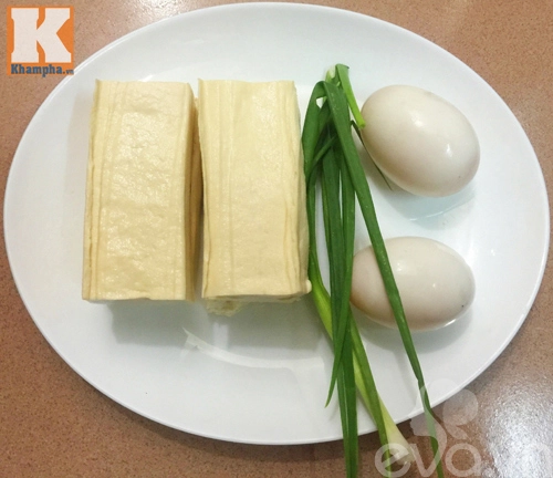 Đậu phụ sốt trứng muối đơn giản mà ngon - 1