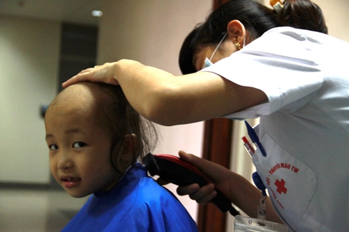  dịch vụ cắt tóc đặc biệt cho bệnh nhân ung thư - 1