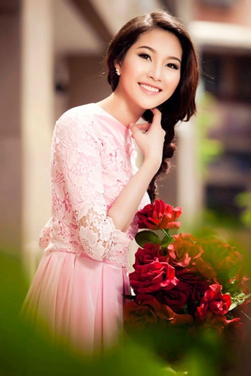 Hoa hậu thu thảo tràn trề sắc xuân - 11