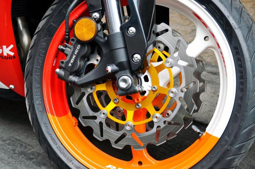 Honda cbr600rr với dàn áo sơn airbrush phong cách repsol - 2