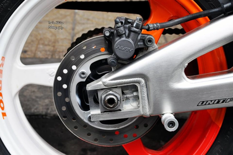 Honda cbr600rr với dàn áo sơn airbrush phong cách repsol - 4