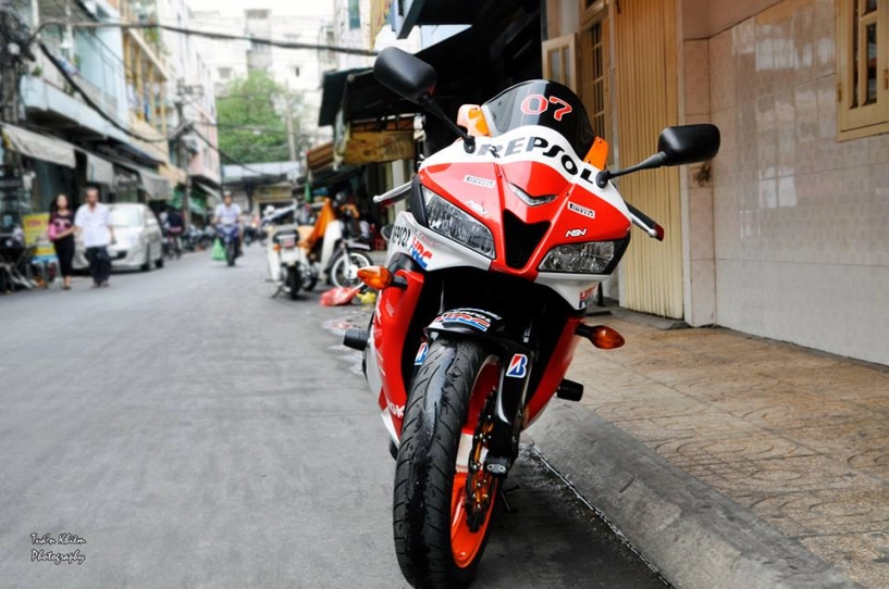 Honda cbr600rr với dàn áo sơn airbrush phong cách repsol - 6