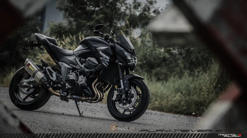 Kawasaki z800 độ cực chất với phiên bản màu đen huyền bí - 1