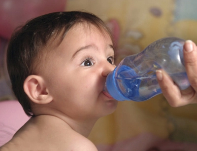 Lượng nước cần cho bé theo từng độ tuổi - 1