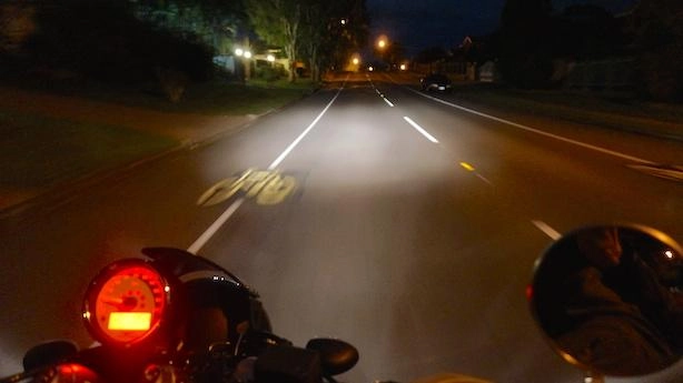 Những điều cần lưu ý để nâng cao khả năng lái xe mô tô pkl vào ban đêm - 6