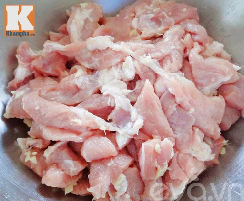 Thịt heo chiên giòn sốt rau thập cẩm ngon cơm - 3