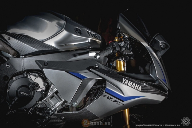 Yamaha r1m mạnh mẽ với loạt đồ chơi giá trị - 10