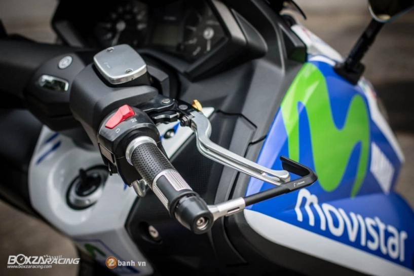 Yamaha tmax đậm chất thể thao trong bộ cánh movistar - 5