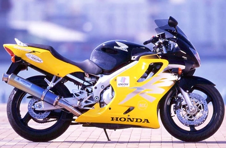  10 mẫu sportbike 600 phân khối tốt nhất thế giới - 3