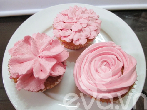 20-11 làm cupcake kem tươi - 12