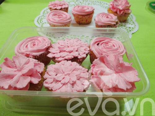 20-11 làm cupcake kem tươi - 13