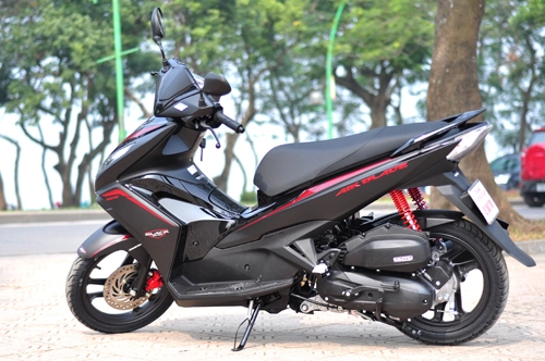  air blade đen mờ - honda tung chiêu đón tết - 2