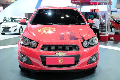  ảnh chevrolet sonic phiên bản manchester united - 10