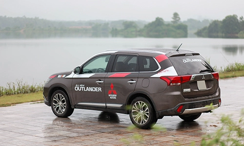  ảnh chi tiết mitsubishi outlander - 3