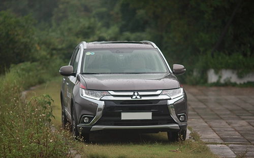  ảnh chi tiết mitsubishi outlander - 5