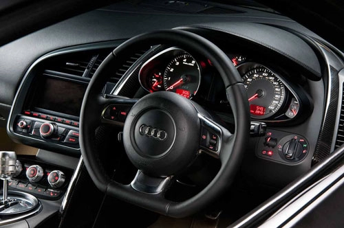  audi r8 bản độ đặc biệt của đại gia anh quốc - 7