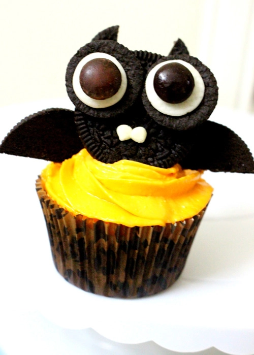 Bánh cupcake hình dơi cho halloween - 8