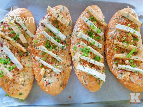 Bánh mì nướng muối ớt thần thánh ở sài thành có cách làm như thế nào - 4