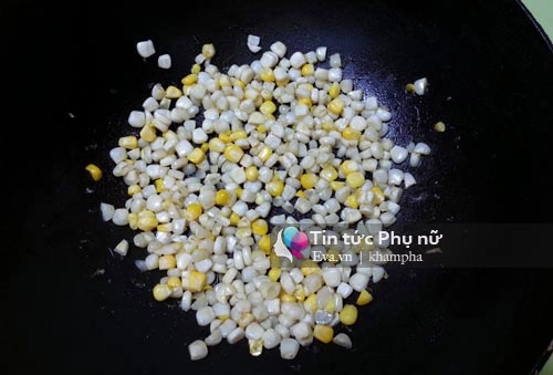 Bắp xào tép đơn giản mà ngon - 4