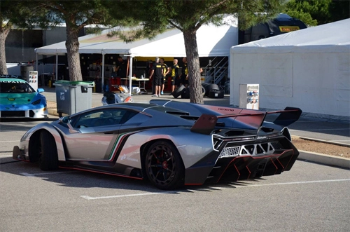  bộ đôi lamborghini veneno - 4