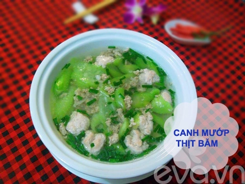 Bữa cơm với sườn non hầm coca canh mướp - 2